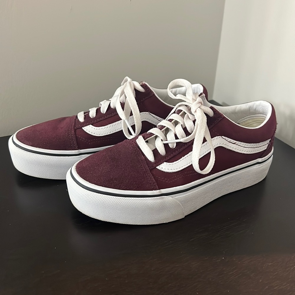 Vans Old Skool Platform Women’s Shoe in Maroon
